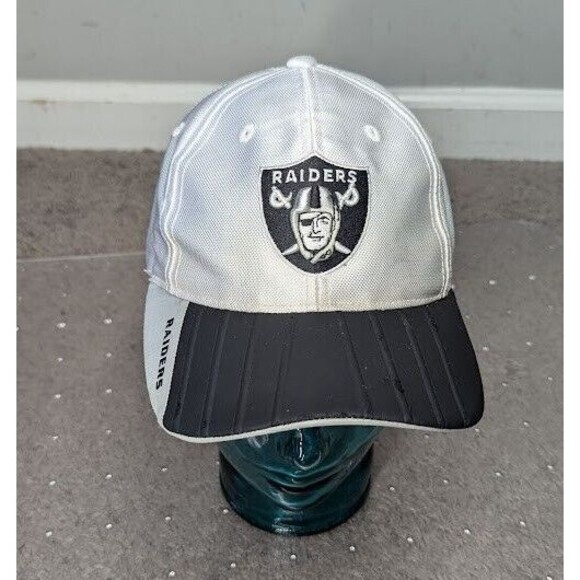 Reebok Oakland Raiders NFL Cap Silver Black White-OSFM-Adjustable - Picture 1 of 7